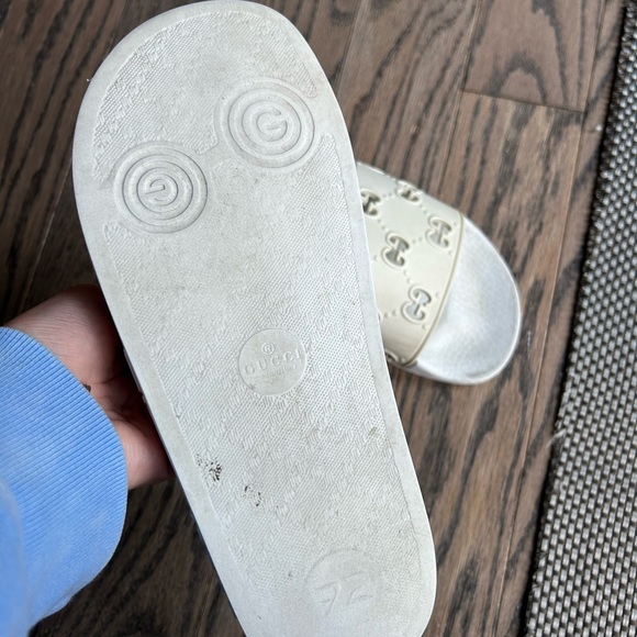 Authentic Gucci white rubber slides - Picture 2 of 4